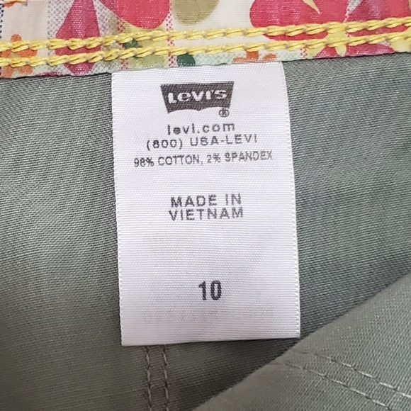 Y2K Levi’s Bermuda Length Shorts Twill Size 10 Mid Rise Jorts Soft Grunge - Picture 11 of 13